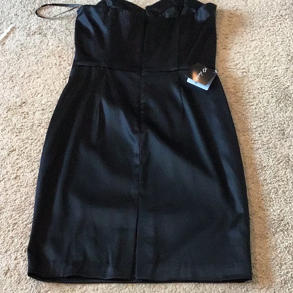 White House Black Market SATIN ROSETTE DRESS - Picture 2 of 6